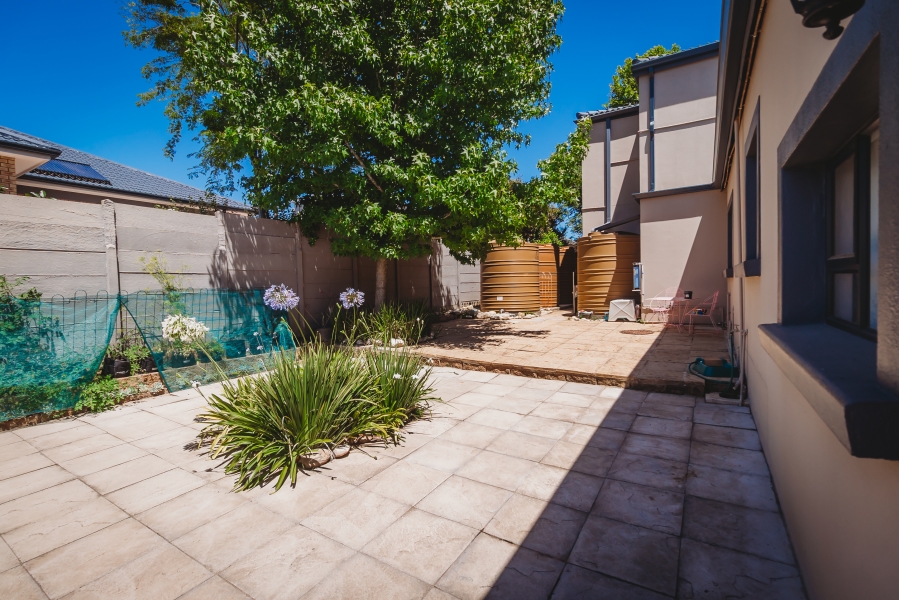 5 Bedroom Property for Sale in Panorama Western Cape